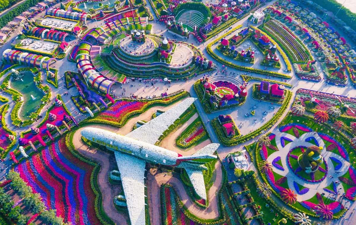 باغ معجزه دبی | تونل‌های گل در دبی | بزرگ‌ترین باغ گل جهان در دبی