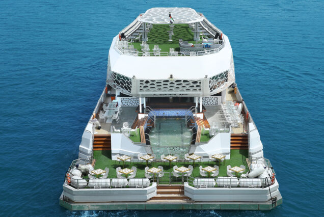 رزرو کشتی مجلل لوتوس دبی همراه با شام بوفه بین‌المللی