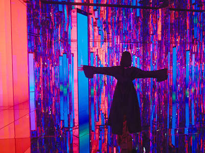 بلیط موزه ایا دبی (AYA Universe) – تجربه دنیای نور و صدا